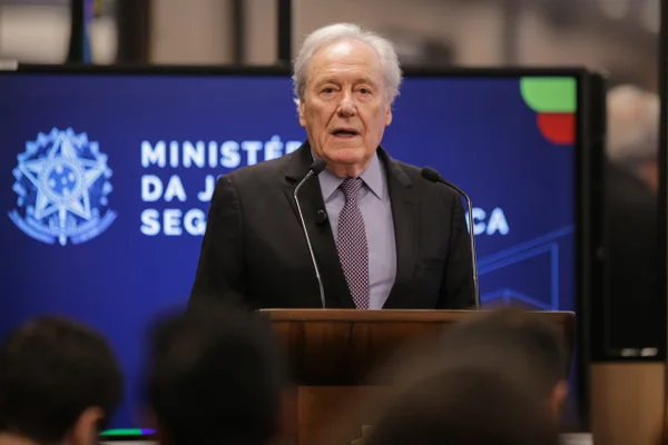 Como será a investigação da PF sobre metanol em bebidas alcoólicas