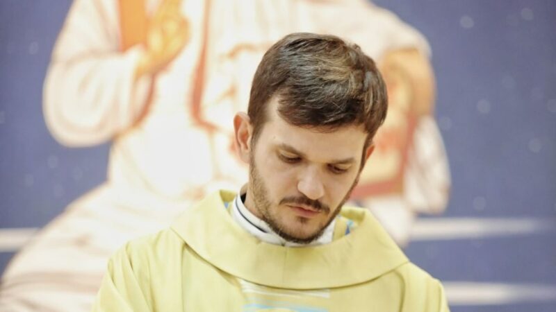 Padre Patrick revela como lida com haters: “Não consigo normalizar”