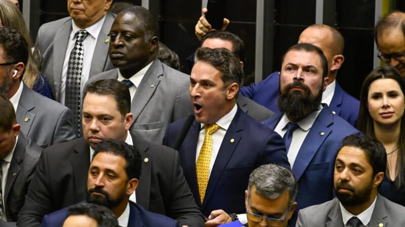 Saiba como votou cada deputado na urgência do PL da Anistia
