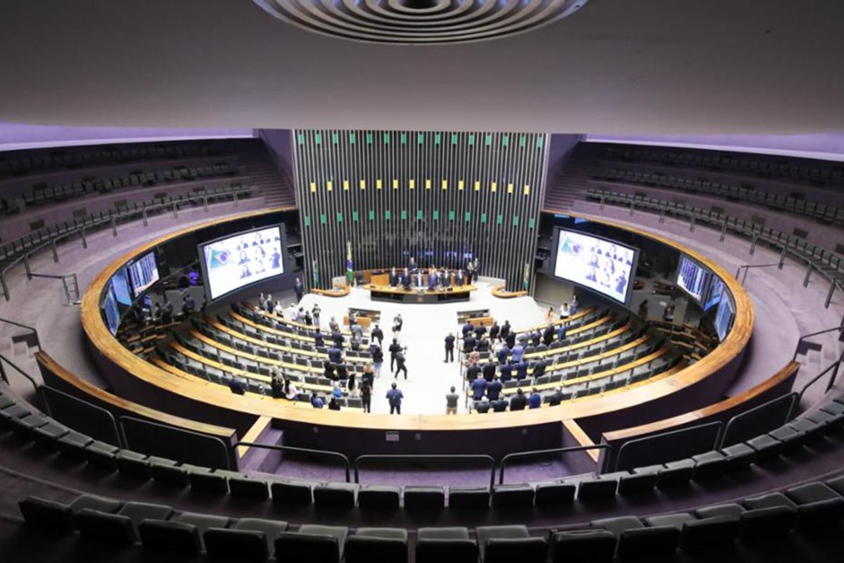 Saiba como votou cada deputado no 2º turno da PEC da Blindagem