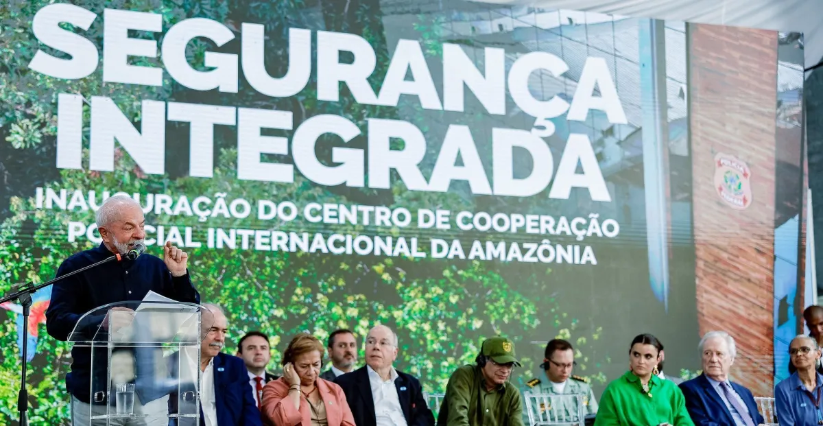 Lula diz que Bolsonaro fez “burrices” e mandou filho articular sanções