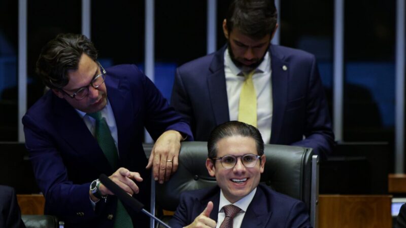 Motta anuncia que PL da isenção do IR será votado na próxima semana