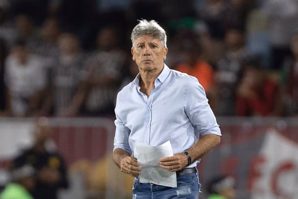 Renato manda recado após saída do Fluminense: “Destruindo o futebol”