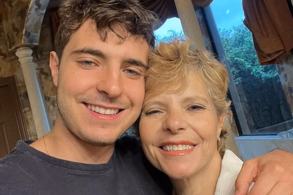 Filho de Gugu garante reconciliação com mãe e irmãs após disputas