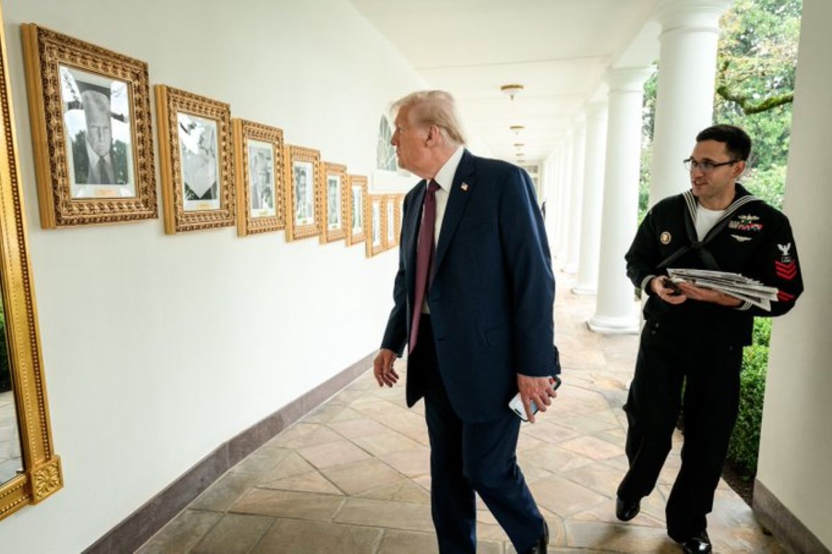 Trump inaugura “Calçada da Fama” e troca foto de Biden. Vídeo