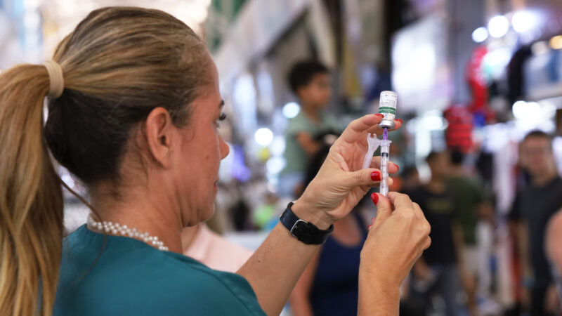 GDF aplica cerca de mil doses de vacinas em ações itinerantes no fim de semana