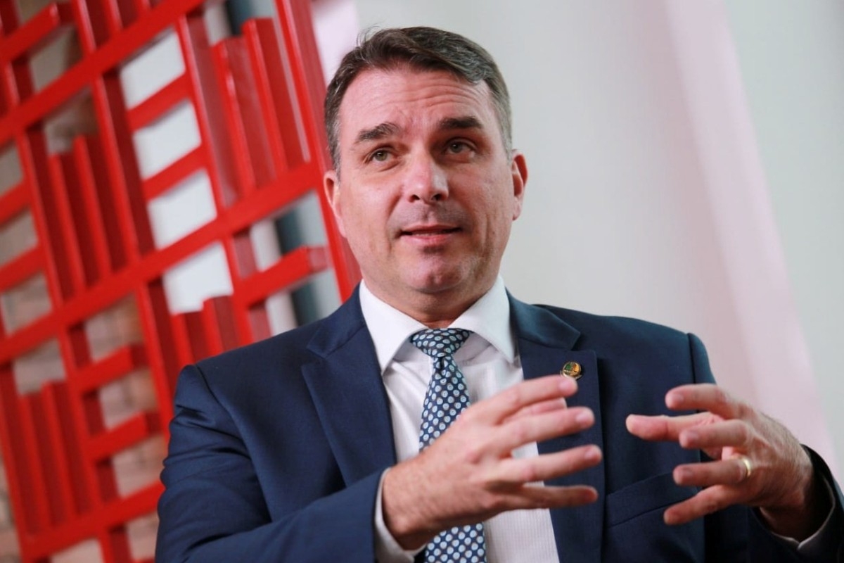 Após condenação, Flávio divulga “mensagem” de Bolsonaro aos brasileiros