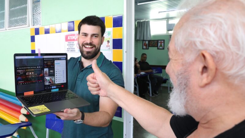 Estudantes estrangeiros aprendem português nos centros interescolares de línguas