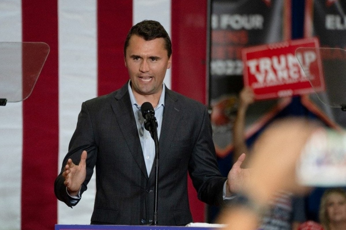FBI confirma prisão do suspeito de matar Charlie Kirk, aliado de Trump