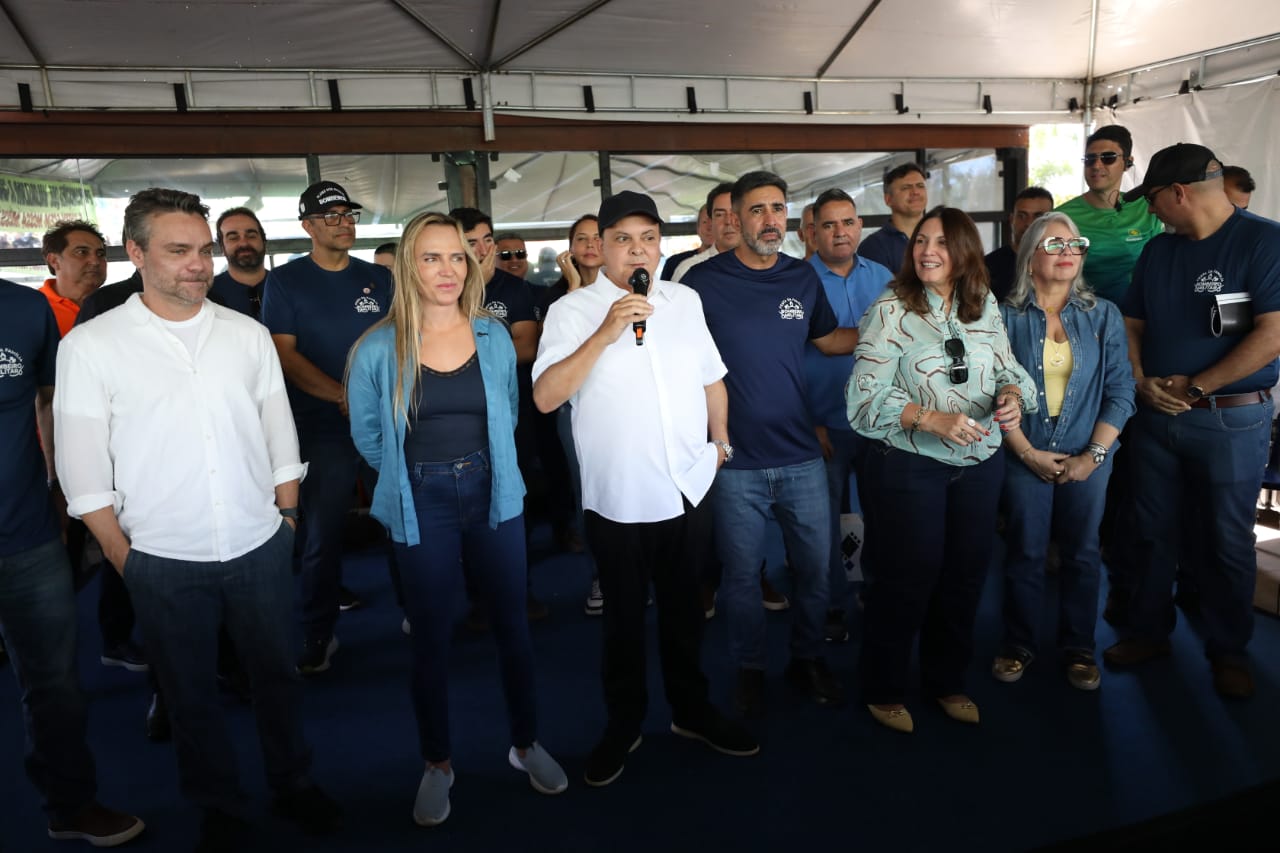 Ibaneis Rocha é homenageado em almoço com bombeiros no Park Way