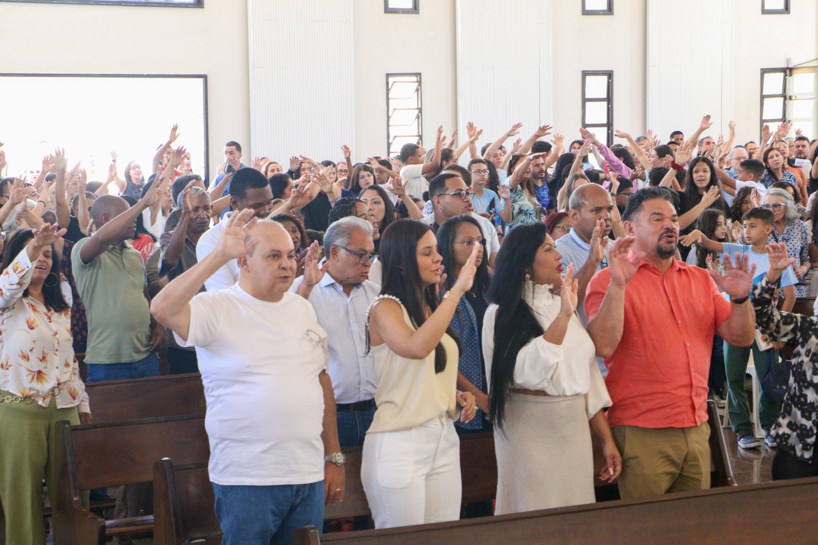 Ibaneis Rocha reforça apoio a organizações religiosas durante missa no Núcleo Bandeirante