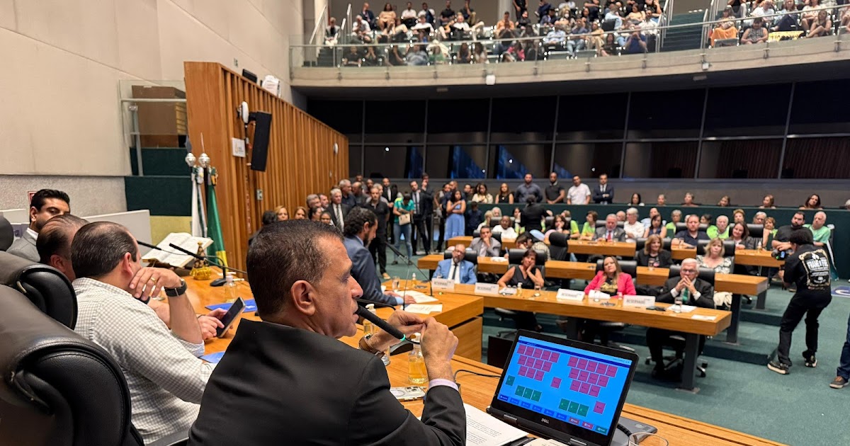 Deputado Martins homenageia profissionais de Educação Física no seu dia