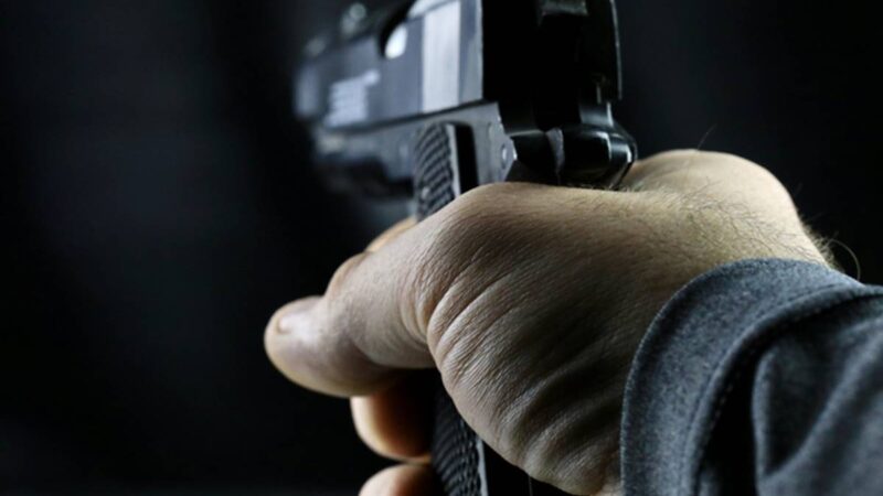 Assassinos executam rivais a tiros e abandonam corpos em cemitério