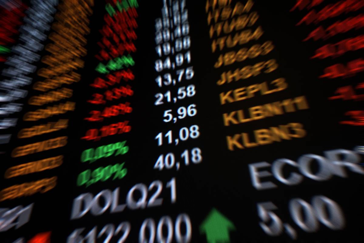 Bolsa dispara e dólar cai com mercado crente em corte de juros nos EUA
