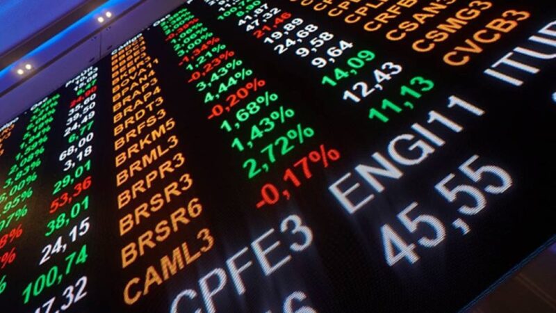 Bolsa bate o 7º recorde desde julho. Dólar mantém-se estável a R$ 5,32