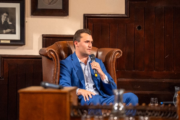 Biden se manifesta sobre assassinato de Charlie Kirk, aliado de Trump