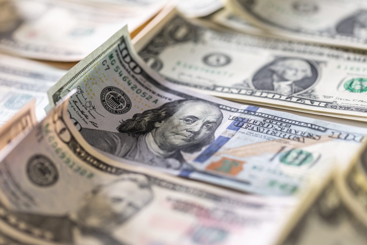 Dólar recua e Bolsa sobe com “Dia D” de Bolsonaro e inflação nos EUA