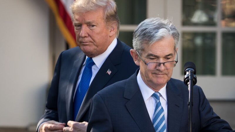 Trump volta a criticar Powell: “Como sempre, ele está atrasado demais”