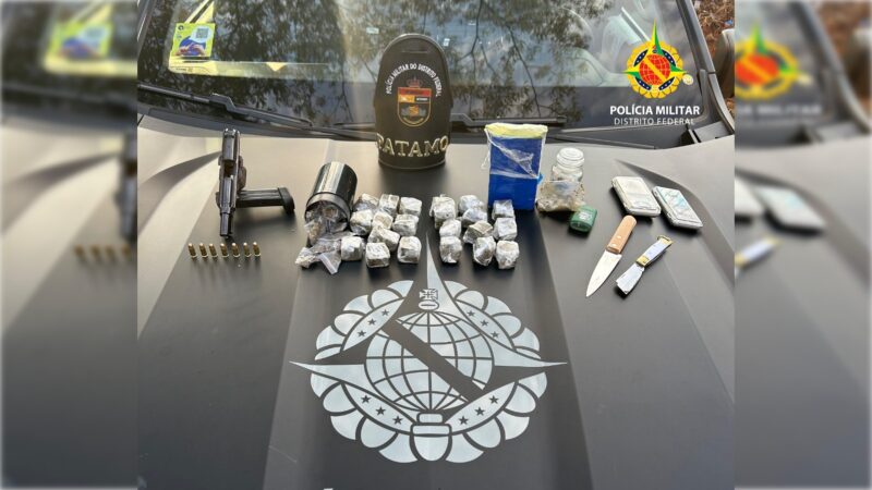 Dois homens são presos com porções de maconha, skunk e haxixe