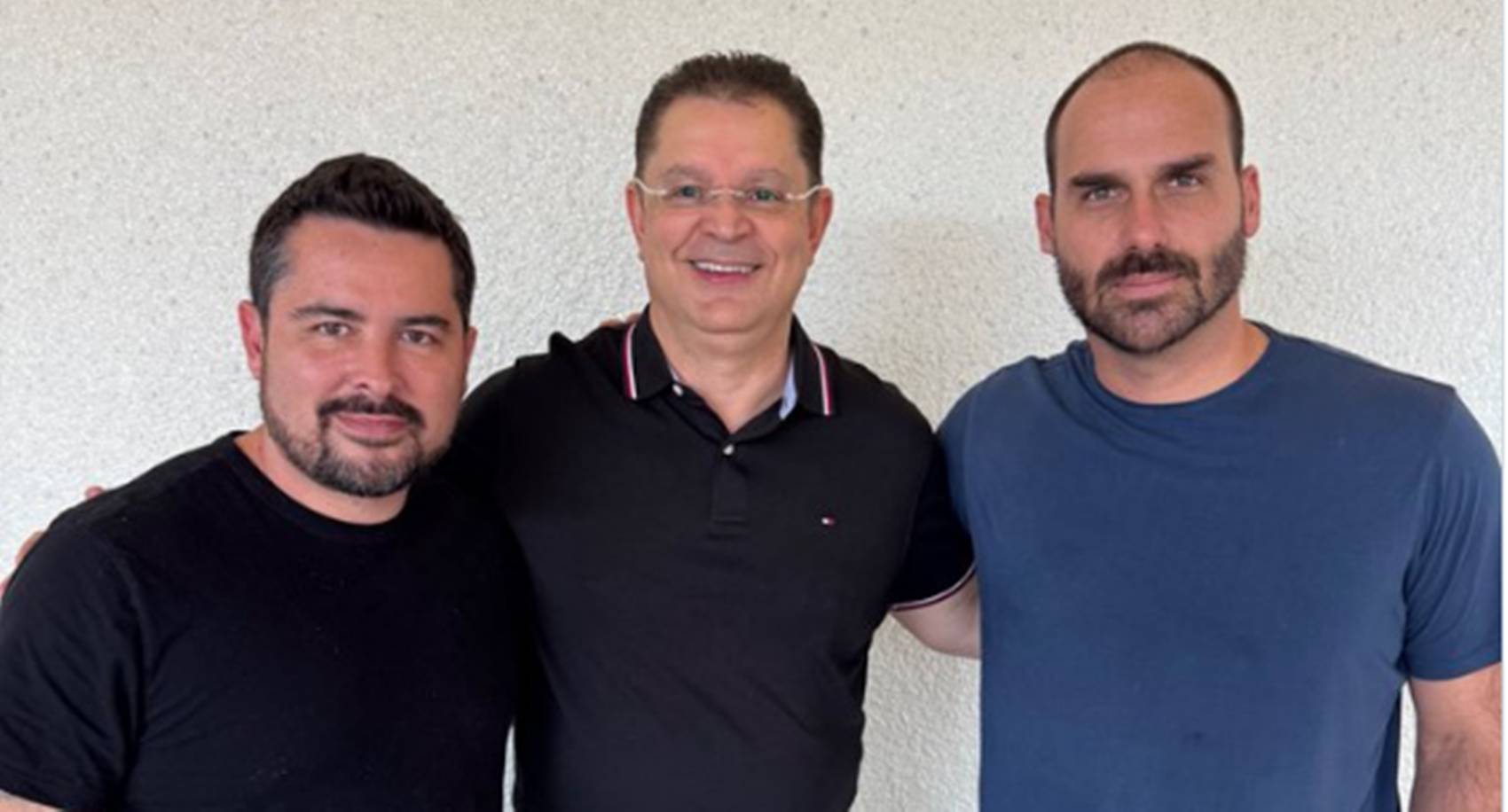 Nos EUA, líder do PL na Câmara se encontra com Eduardo e Figueiredo