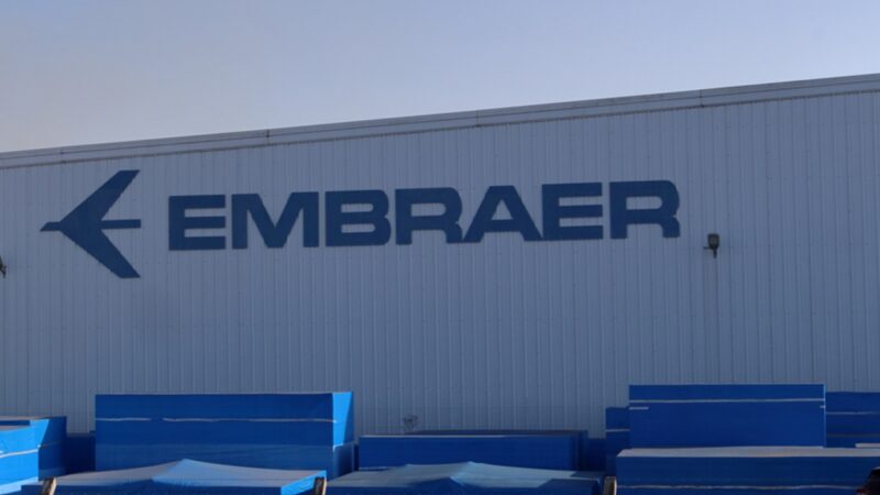 Greve de funcionários derruba ações da Embraer na Bolsa