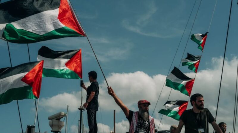 Flotilha que ia para Gaza com Greta e brasiliense retorna a Barcelona