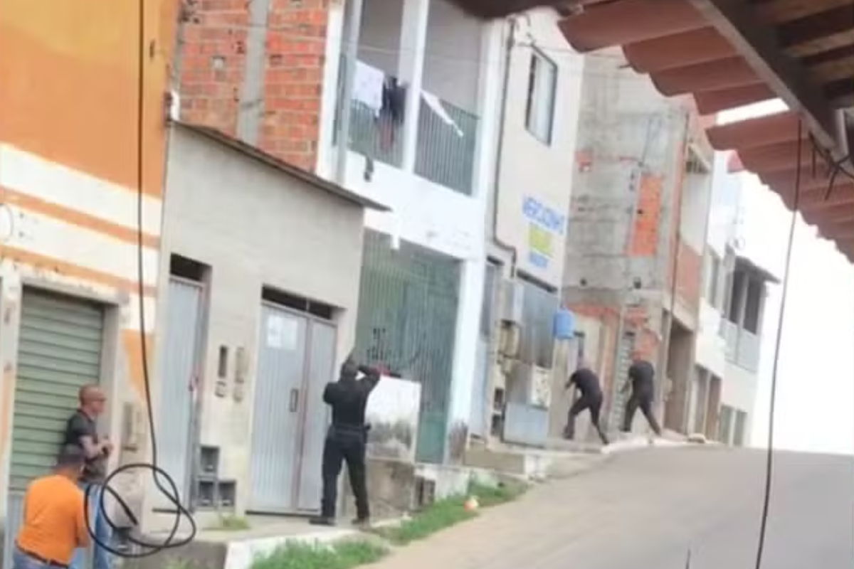 BA: youtuber é preso após atirar contra polícia e usar filho de escudo