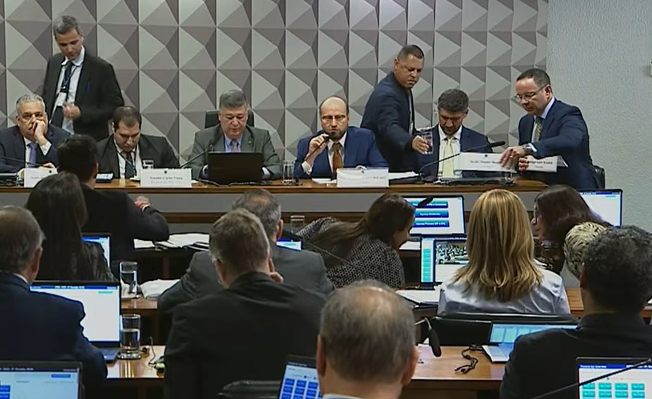CPMI do INSS convida ministro de Lula e ex-secretário de Bolsonaro
