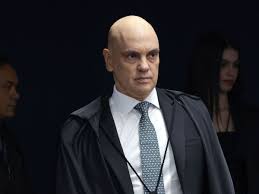 Moraes pede a Zanin sessão na quinta para julgamento de Bolsonaro