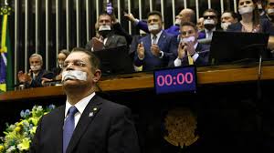 Entenda rito para punir deputados por ocupação do plenário da Câmara