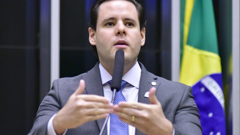 Bolsonaro recebe visita de vice-líder da oposição nesta quarta (24/9)