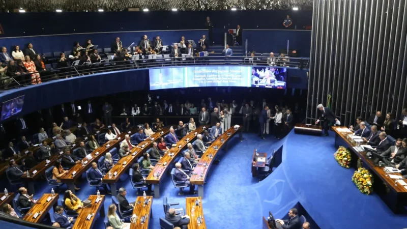 Bolsonaristas querem aprovar anistia irrestrita em meio aos julgamentos