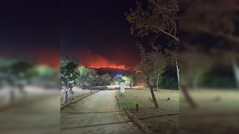 Cachoeira é reaberta após bombeiros controlarem fogo em Pirenópolis