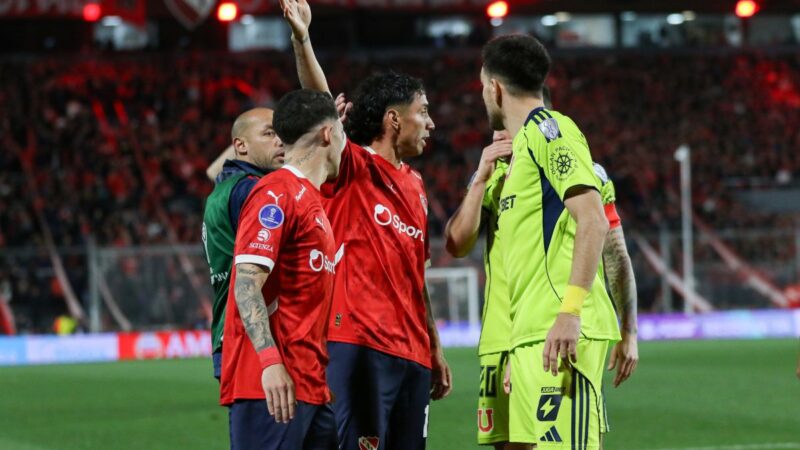 Vídeo: jogadores do Independiente repudiam eliminação da Sul-Americana