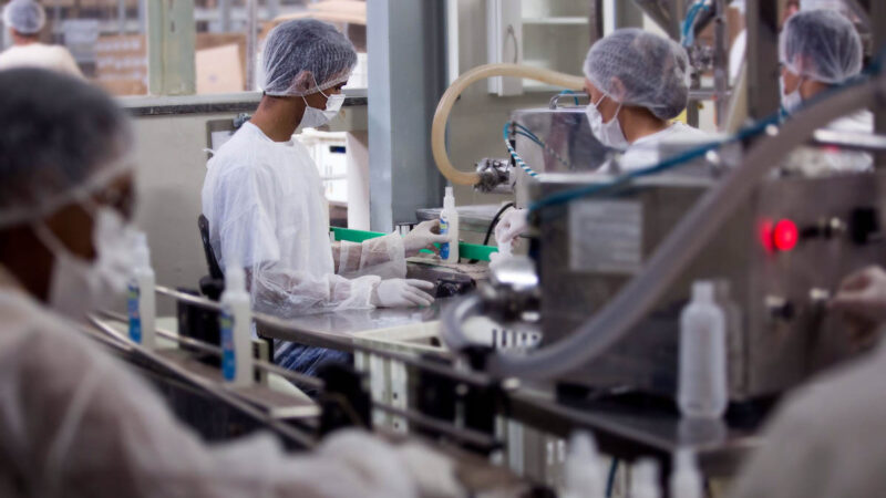 Produção industrial segue patinando e recua em julho, mostra IBGE