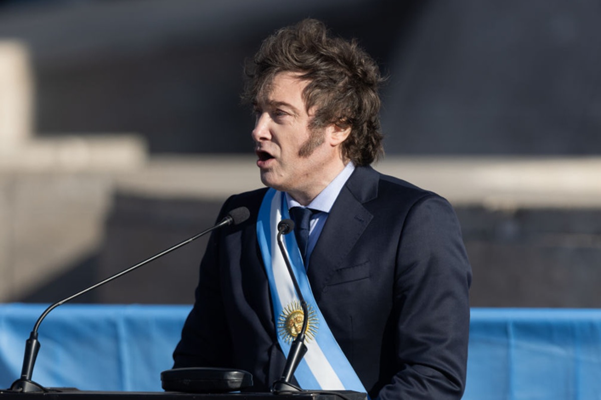 Bolsa argentina desaba com fiasco eleitoral de Milei no fim de semana