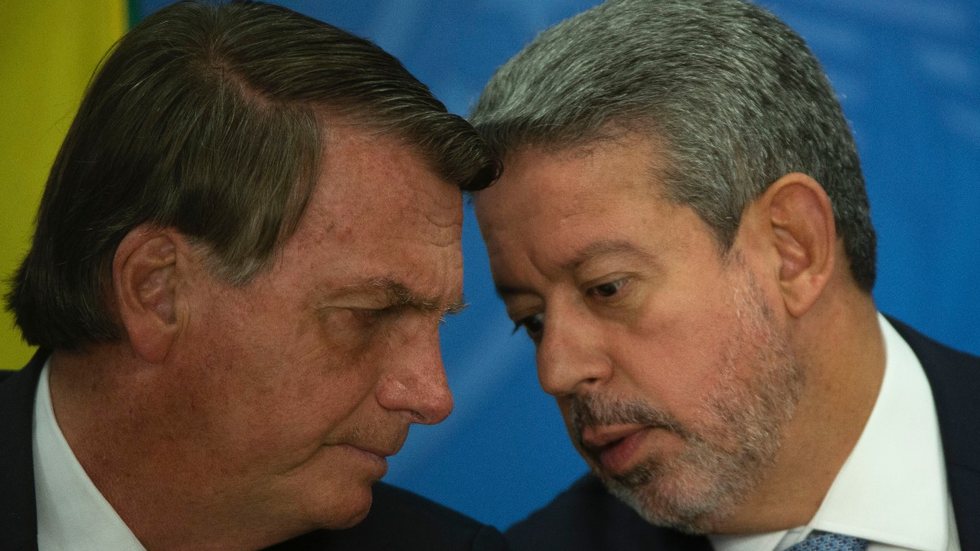 Moraes autoriza visita de Arthur Lira a Bolsonaro em prisão domiciliar