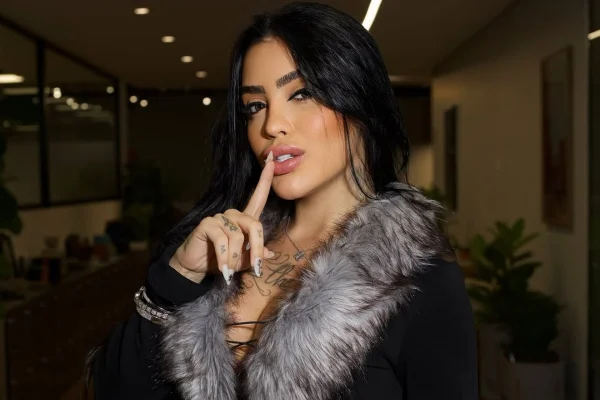 MC Mirella e ex-funcionária trocam farpas na internet: “Ingratidão”