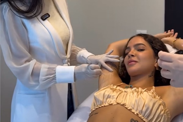 Mel Maia aplica botox nas axilas: “Insegurança desde criança”