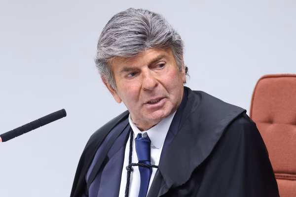 Fux vota pela absolvição de Bolsonaro por golpe e demais crimes
