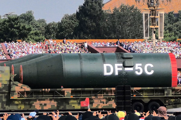 China mostra míssil nuclear capaz de atingir qualquer ponto no planeta