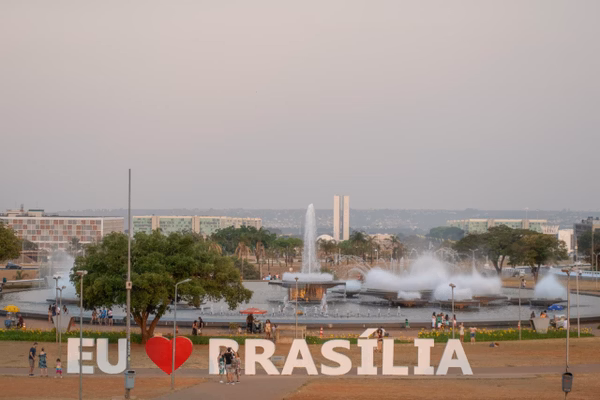 Com névoa seca, Brasília atinge nível baixo de qualidade do ar