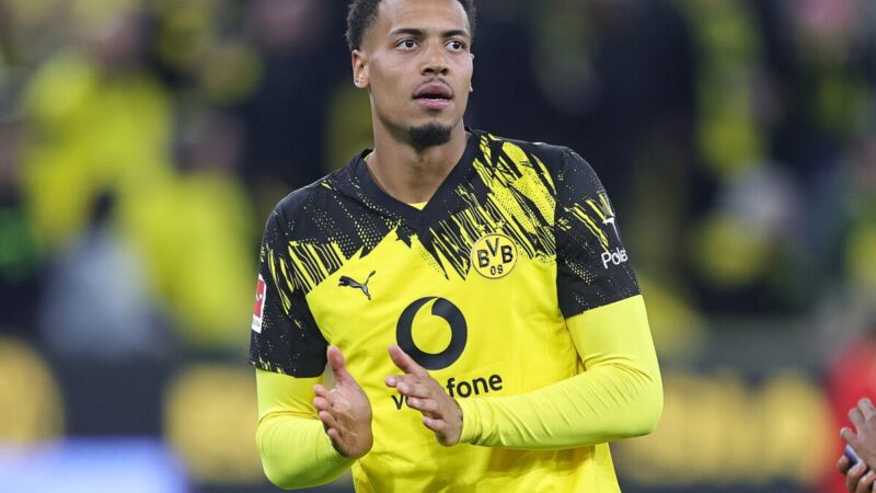 Jogador do Borussia tem redes monitoradas após postagem sobre Kirk