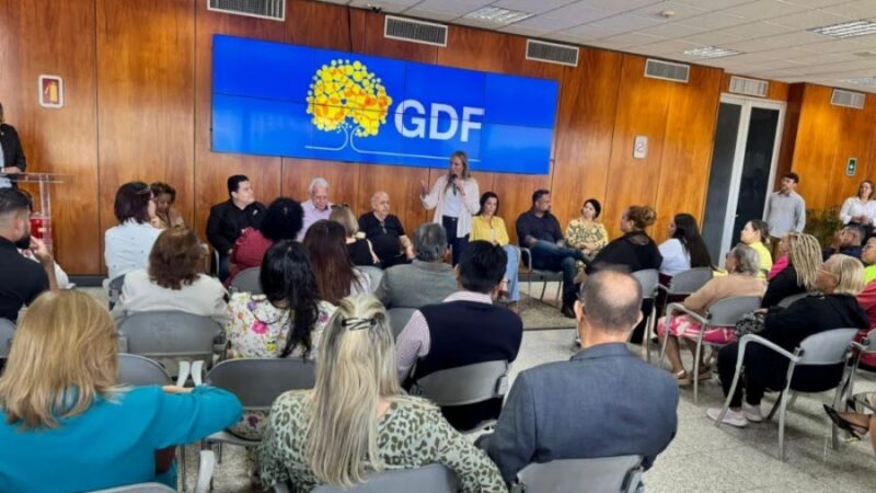Celina Leão inicia série de encontros com associações de idosos no DF