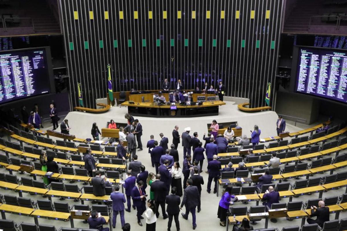 Câmara votará PEC da Blindagem nesta terça-feira