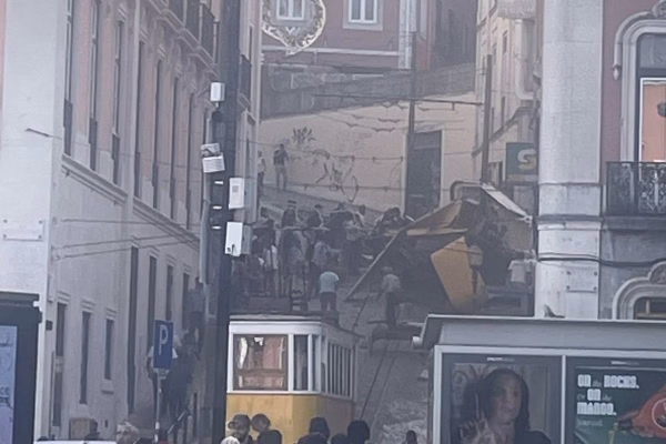 Elevador da Glória: sobe para 2 número de brasileiros feridos