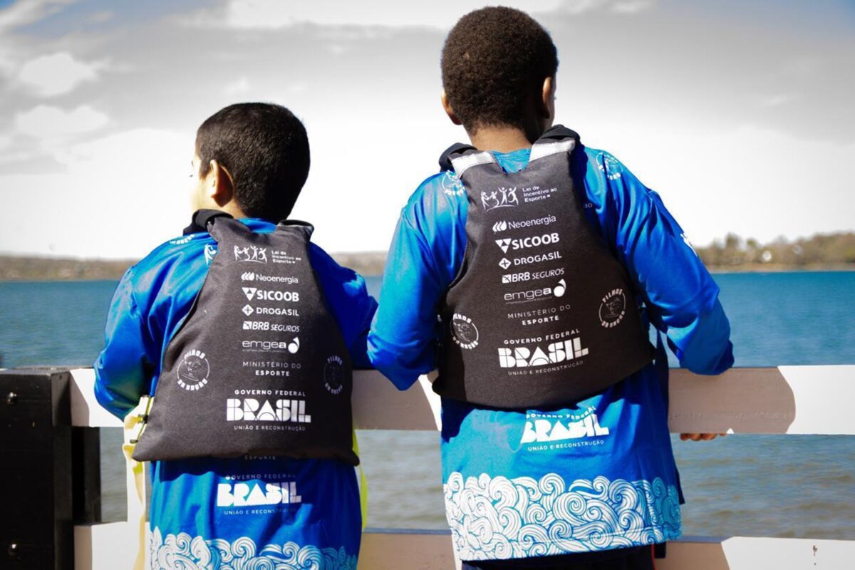 Projeto gratuito ensina esportes a remo a mais de 300 pessoas do DF