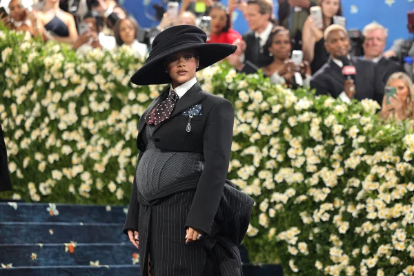 Nasce Rocki Irish Mayers, primeira filha de Rihanna