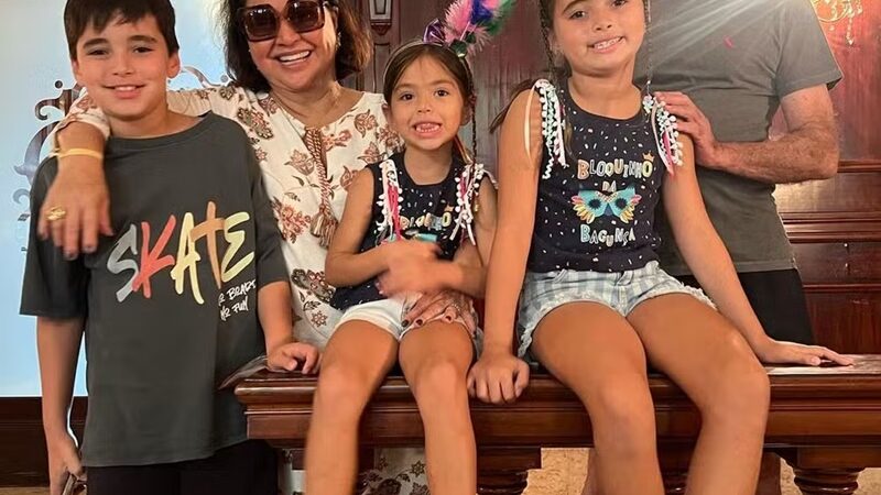 Sabrina Sato atualiza estado de saúde do pai após internação