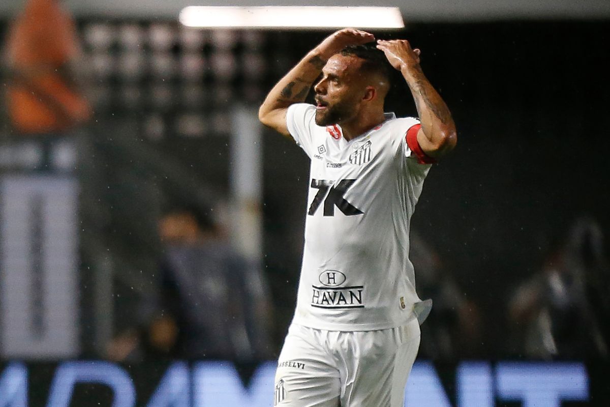 Brasileirão: sem Neymar em campo, Santos vence o São Paulo por 1 x 0